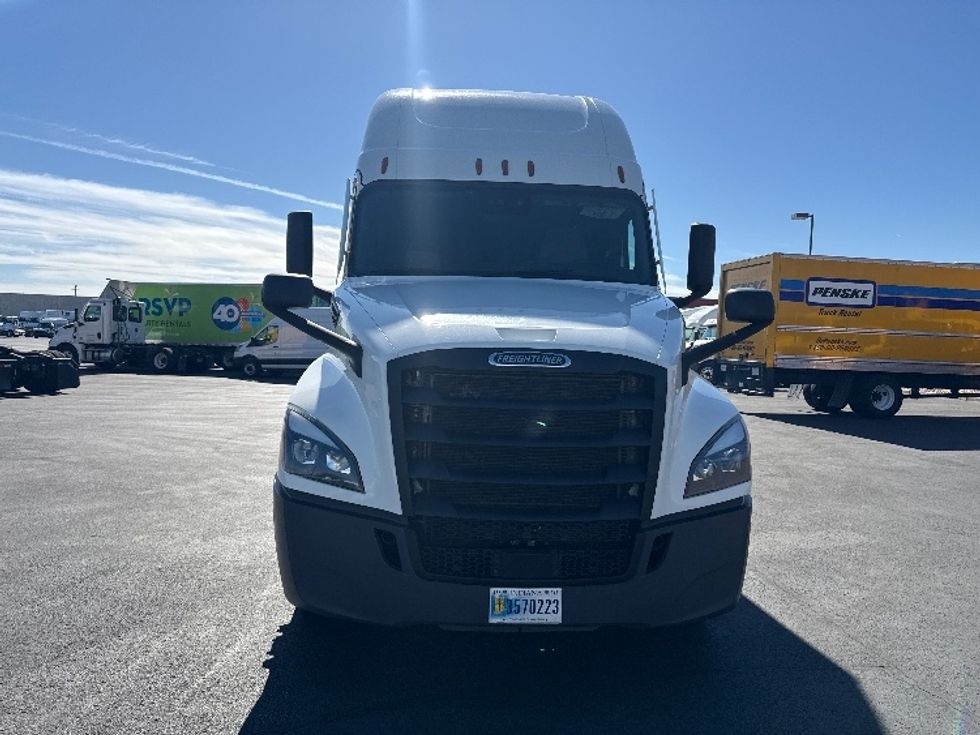 Sleeper Tractor-Heavy Duty Tractors-Freightliner-2020-T12664ST-Las Vegas-NV-627,185\n\t\tmiles-$ 56,000 - Image 2