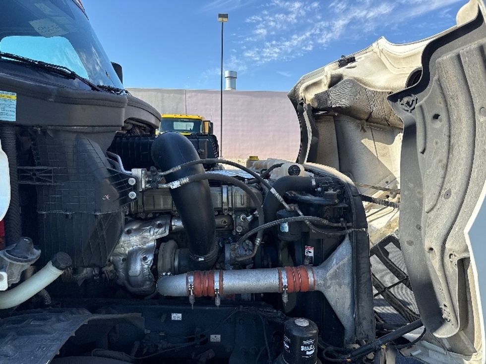 Sleeper Tractor-Heavy Duty Tractors-Freightliner-2020-T12664ST-Las Vegas-NV-627,185\n\t\tmiles-$ 56,000 - Image 20