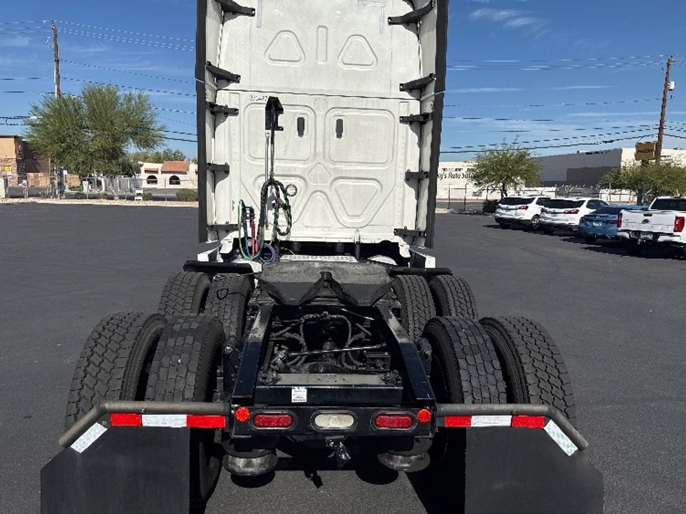 Sleeper Tractor-Heavy Duty Tractors-Freightliner-2020-T12664ST-Las Vegas-NV-627,185\n\t\tmiles-$ 56,000 - Image 6