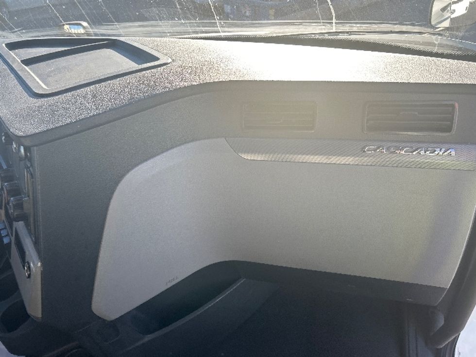 Sleeper Tractor-Heavy Duty Tractors-Freightliner-2020-T12664ST-Las Vegas-NV-687,618\n\t\tmiles-$ 47,250 - Image 14