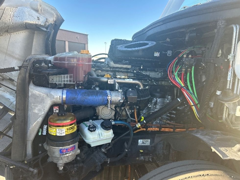 Sleeper Tractor-Heavy Duty Tractors-Freightliner-2020-T12664ST-Las Vegas-NV-687,618\n\t\tmiles-$ 47,250 - Image 21