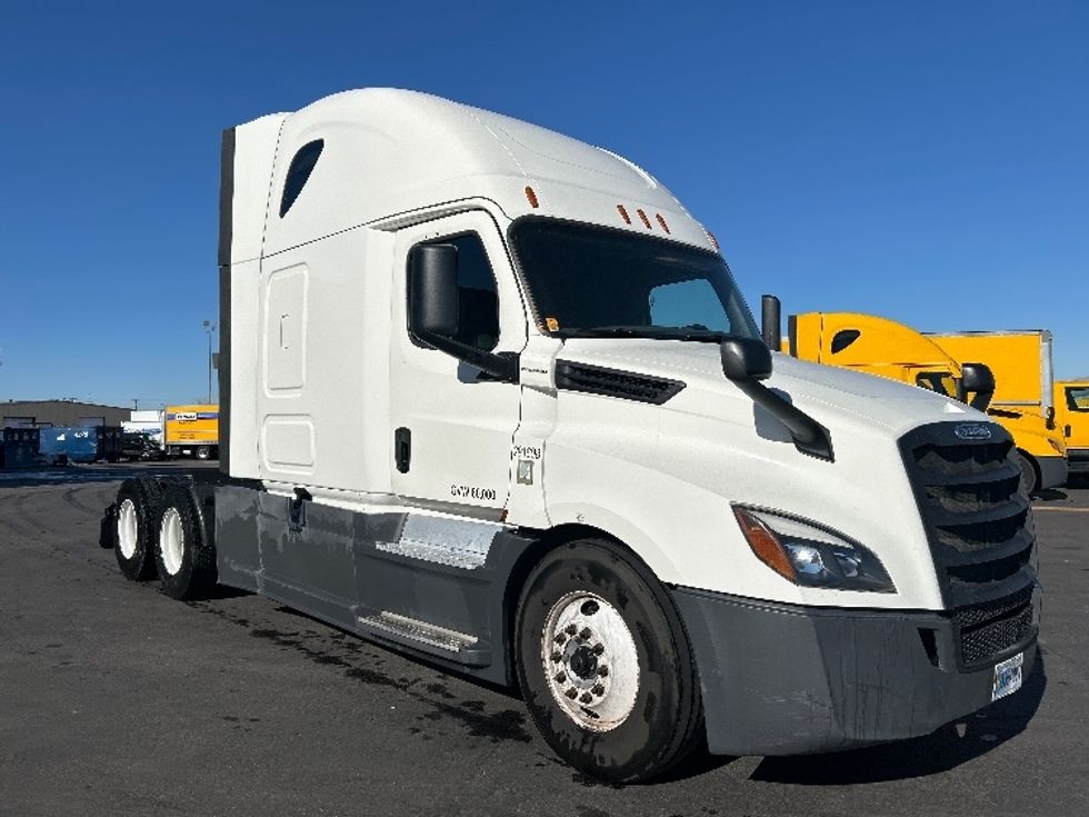 Sleeper Tractor-Heavy Duty Tractors-Freightliner-2020-T12664ST-Las Vegas-NV-767,149\n\t\tmiles-$ 38,750 - Image 1