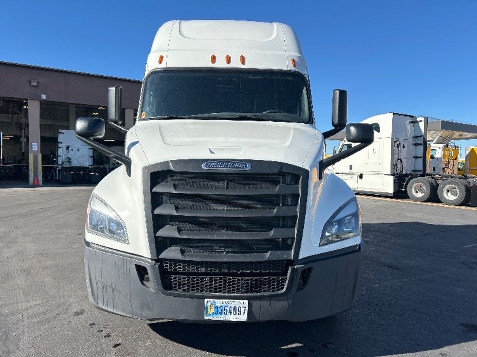 Sleeper Tractor-Heavy Duty Tractors-Freightliner-2020-T12664ST-Las Vegas-NV-767,149\n\t\tmiles-$ 38,750 - Image 2