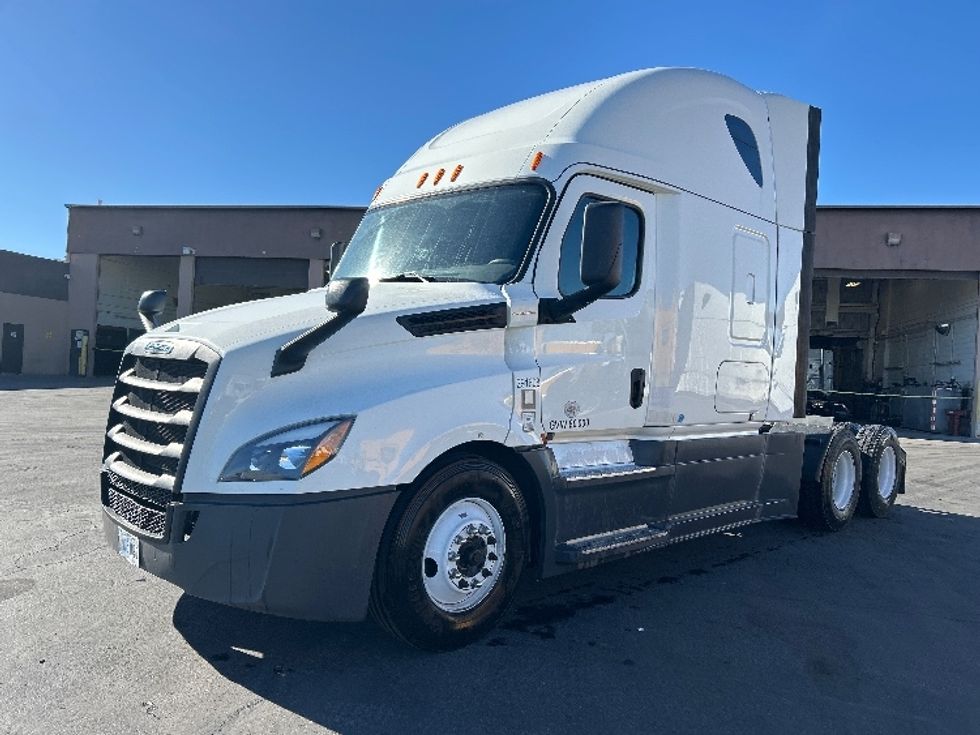 Sleeper Tractor-Heavy Duty Tractors-Freightliner-2020-T12664ST-Las Vegas-NV-767,149\n\t\tmiles-$ 38,750 - Image 3