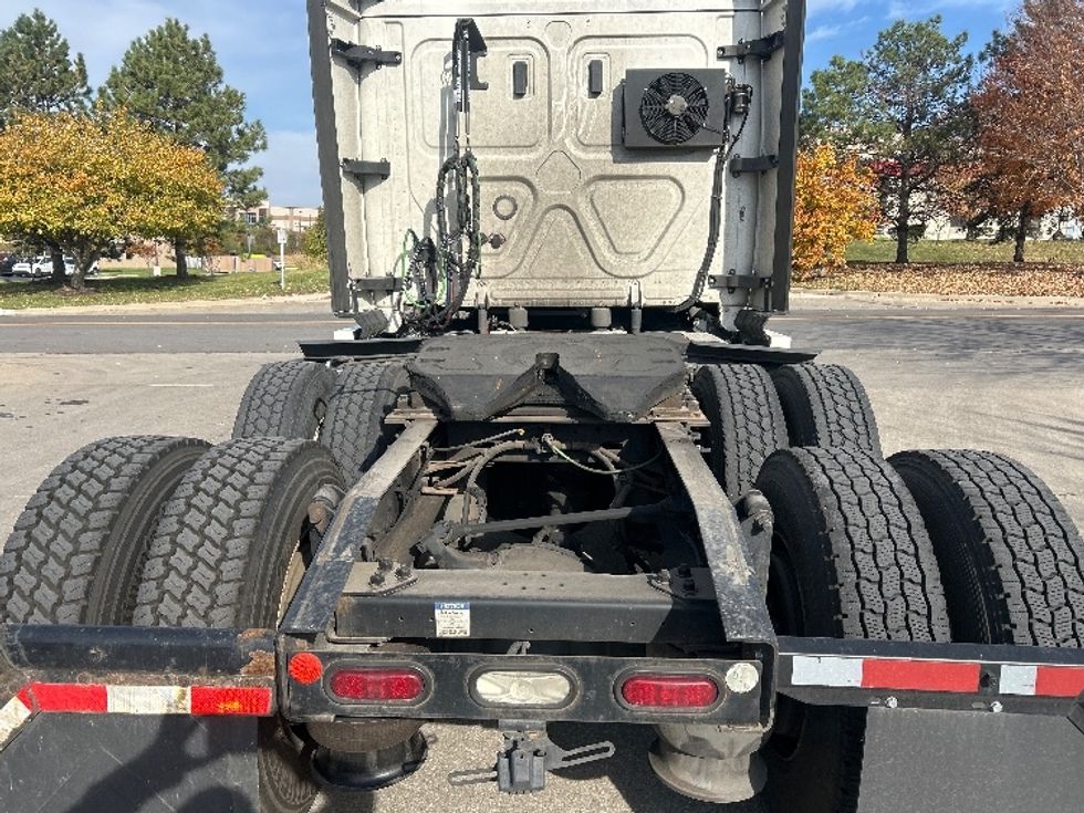 Sleeper Tractor-Heavy Duty Tractors-Freightliner-2020-T12664ST-Lenexa-KS-541,785\n\t\tmiles-$ 55,750 - Image 6