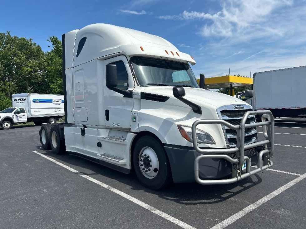 Sleeper Tractor-Heavy Duty Tractors-Freightliner-2020-T12664ST-Lexington-KY-468,729\n\t\tmiles-$ 60,250 - Image 1