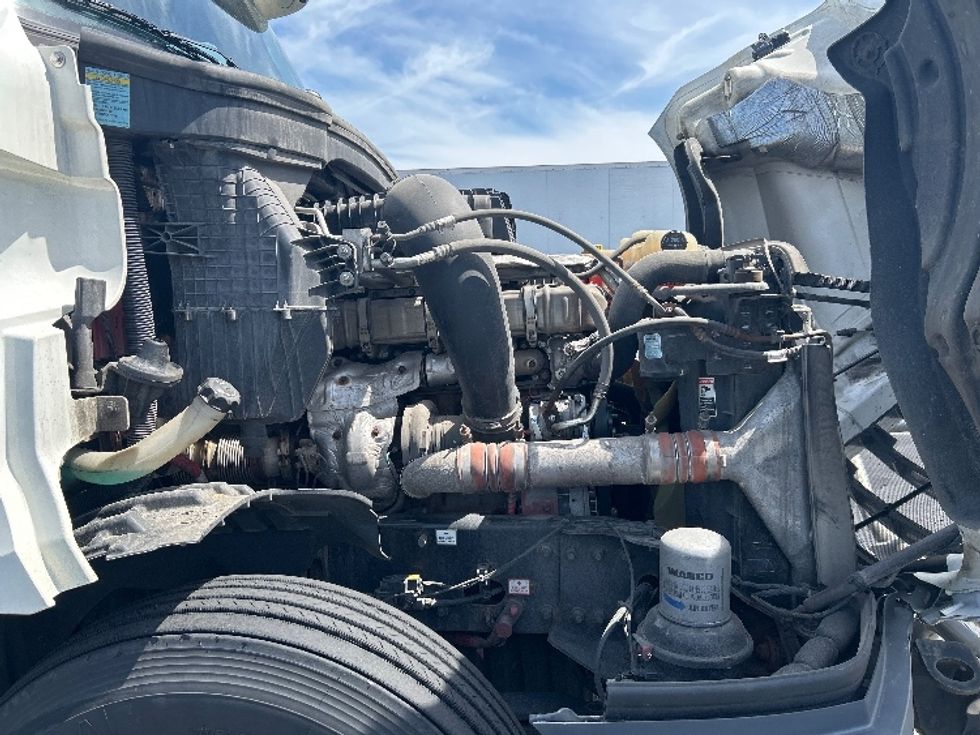 Sleeper Tractor-Heavy Duty Tractors-Freightliner-2020-T12664ST-Lexington-KY-468,729\n\t\tmiles-$ 60,250 - Image 20