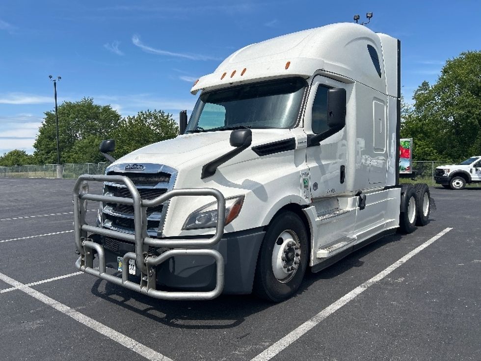 Sleeper Tractor-Heavy Duty Tractors-Freightliner-2020-T12664ST-Lexington-KY-468,729\n\t\tmiles-$ 60,250 - Image 3