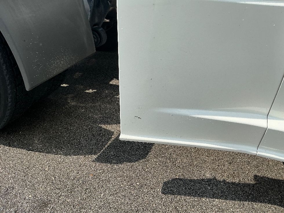 Sleeper Tractor-Heavy Duty Tractors-Freightliner-2020-T12664ST-Lexington-KY-495,202\n\t\tmiles-$ 60,000 - Image 24