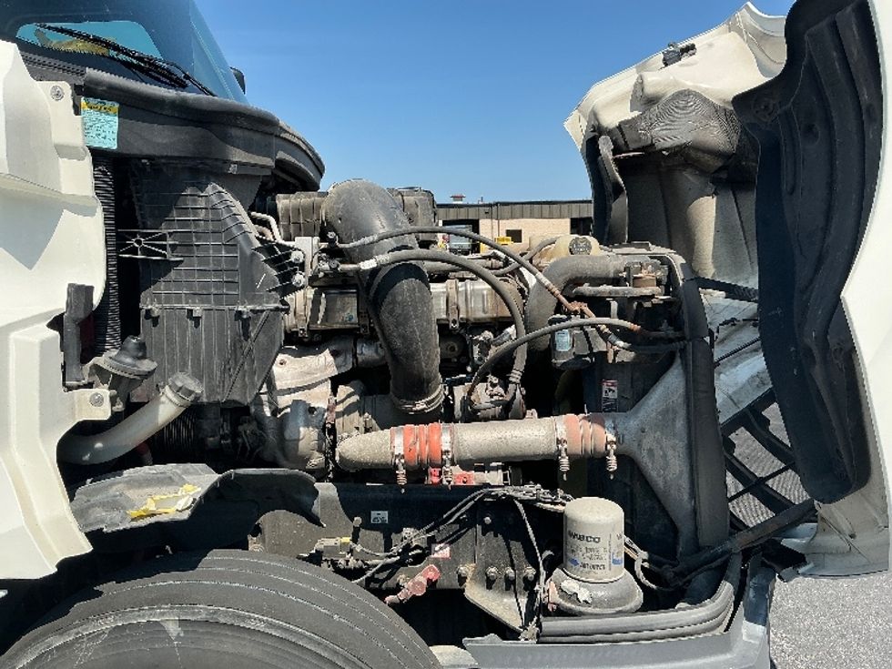 Sleeper Tractor-Heavy Duty Tractors-Freightliner-2020-T12664ST-Lexington-KY-529,262\n\t\tmiles-$ 61,750 - Image 19