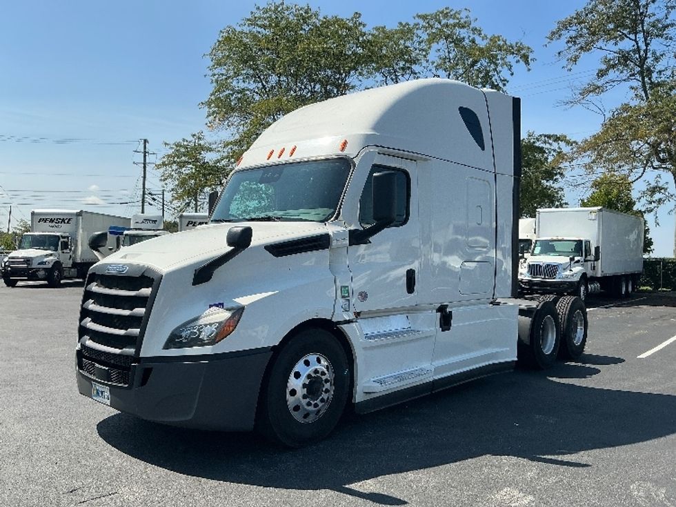 Sleeper Tractor-Heavy Duty Tractors-Freightliner-2020-T12664ST-Lexington-KY-529,262\n\t\tmiles-$ 61,750 - Image 3