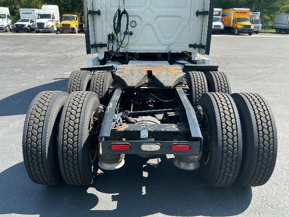 Sleeper Tractor-Heavy Duty Tractors-Freightliner-2020-T12664ST-Lexington-KY-529,262\n\t\tmiles-$ 61,750 - Image 6