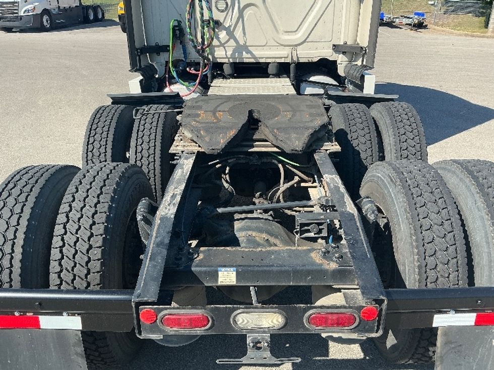 Sleeper Tractor-Heavy Duty Tractors-Freightliner-2020-T12664ST-Lexington-KY-645,349\n\t\tmiles-$ 48,750 - Image 6
