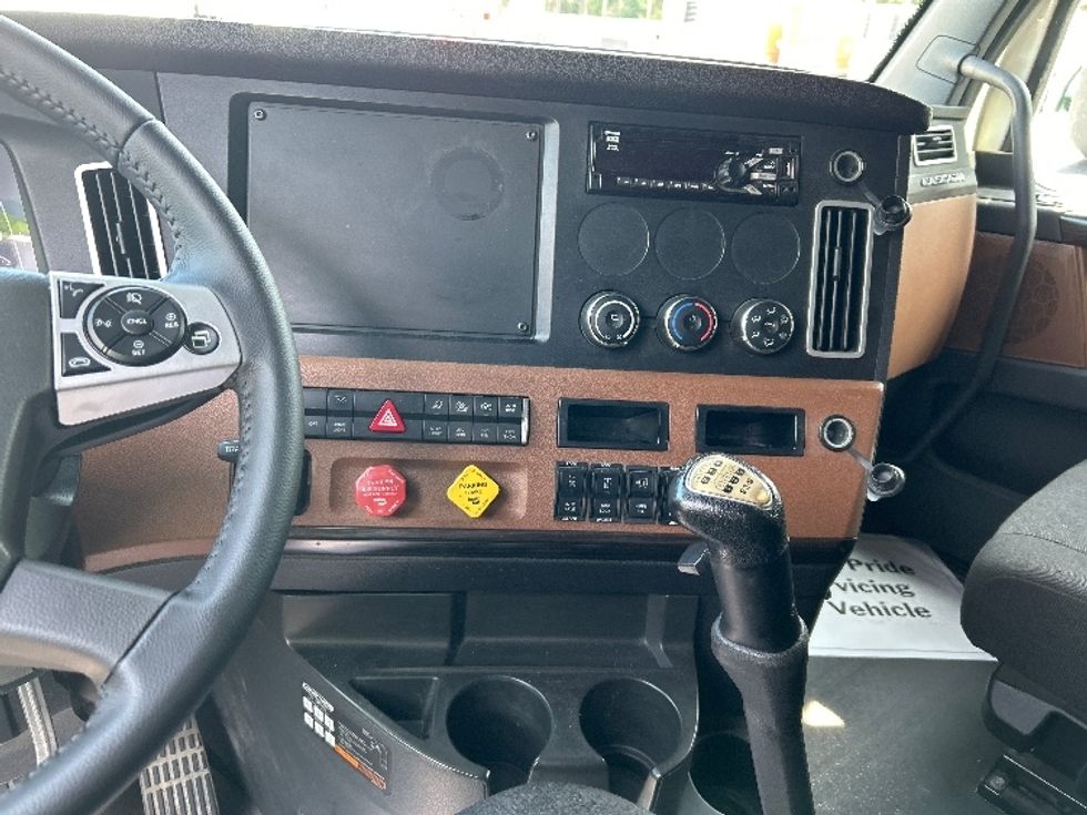 Sleeper Tractor-Heavy Duty Tractors-Freightliner-2020-T12664ST-Lexington-SC-455,960\n\t\tmiles-$ 66,000 - Image 11
