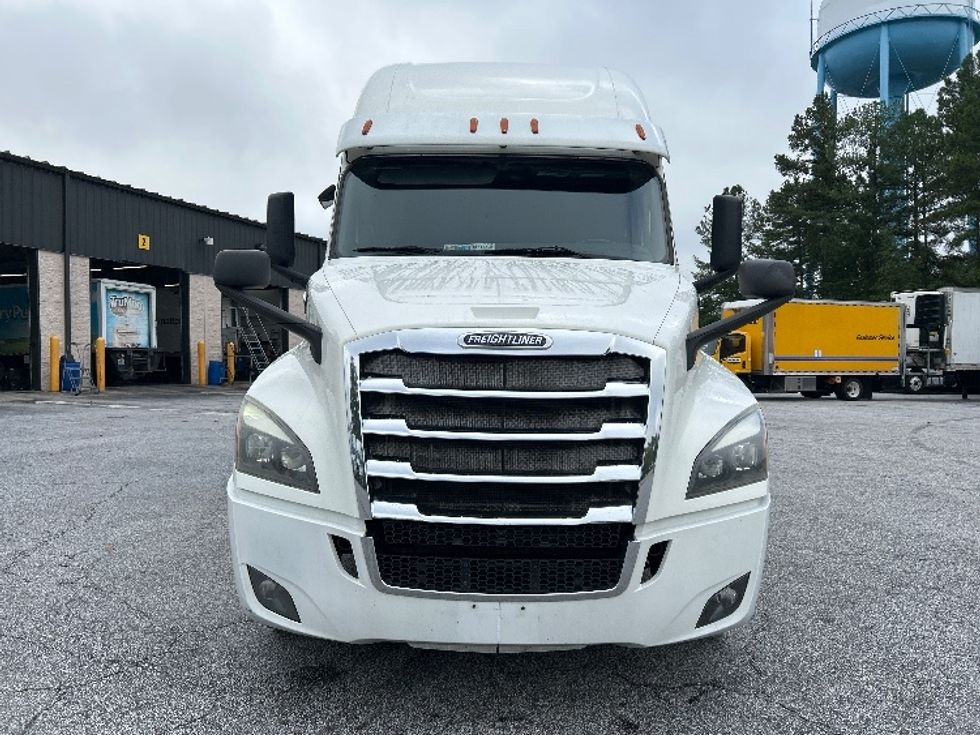 Sleeper Tractor-Heavy Duty Tractors-Freightliner-2020-T12664ST-Lexington-SC-455,960\n\t\tmiles-$ 66,000 - Image 2