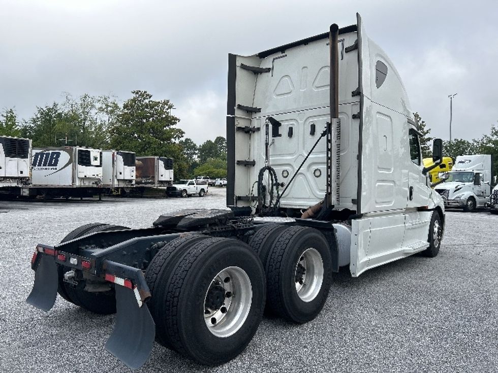 Sleeper Tractor-Heavy Duty Tractors-Freightliner-2020-T12664ST-Lexington-SC-455,960\n\t\tmiles-$ 66,000 - Image 7