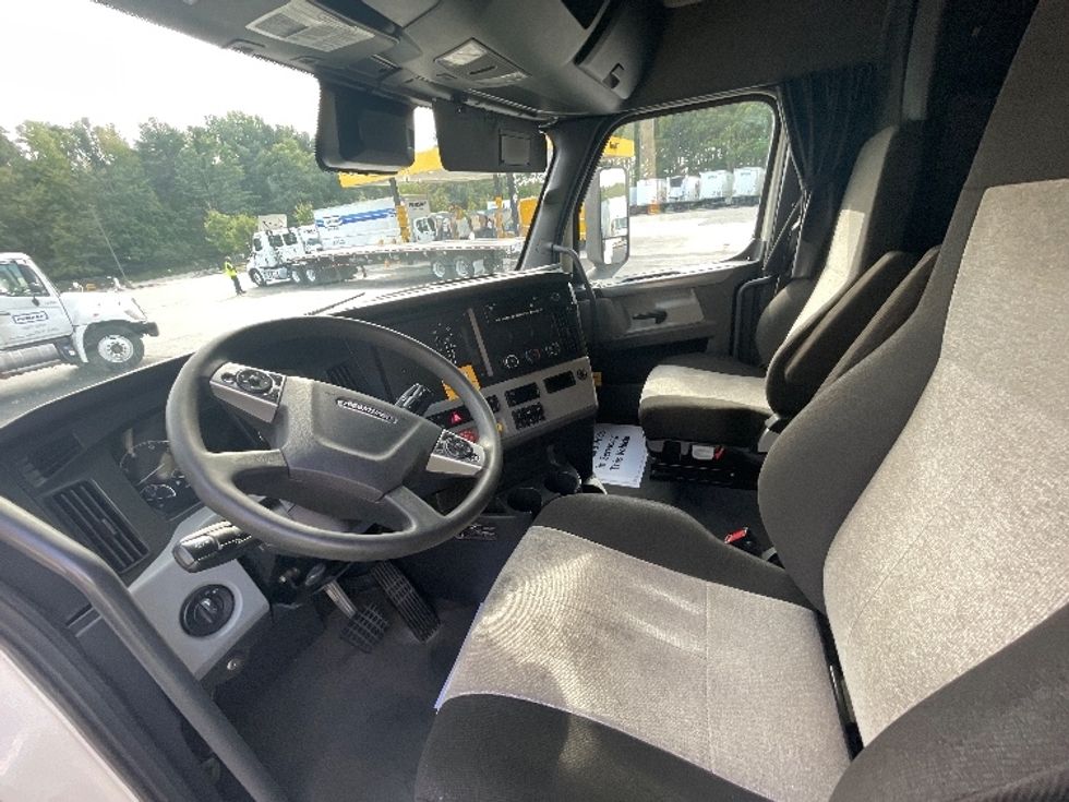 Sleeper Tractor-Heavy Duty Tractors-Freightliner-2020-T12664ST-Lithia Springs-GA-583,471\n\t\tmiles-$ 56,750 - Image 10