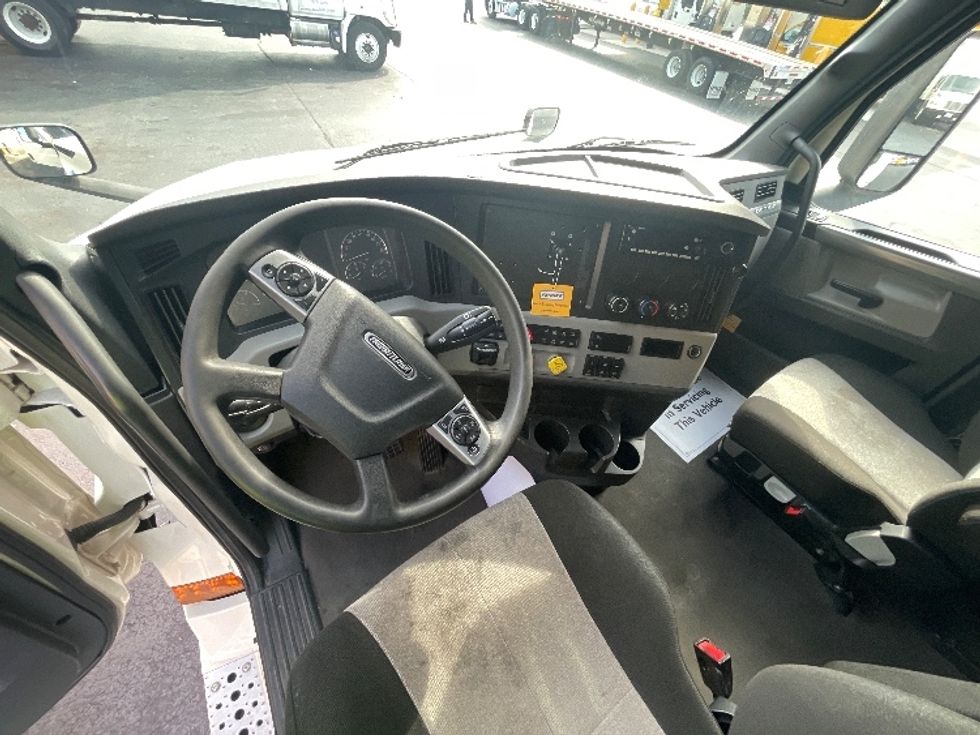 Sleeper Tractor-Heavy Duty Tractors-Freightliner-2020-T12664ST-Lithia Springs-GA-583,471\n\t\tmiles-$ 56,750 - Image 11