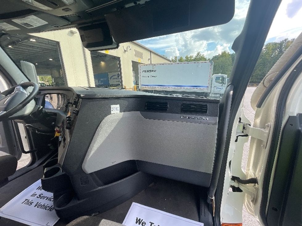 Sleeper Tractor-Heavy Duty Tractors-Freightliner-2020-T12664ST-Lithia Springs-GA-583,471\n\t\tmiles-$ 56,750 - Image 14