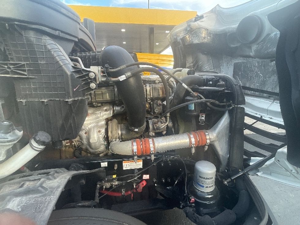 Sleeper Tractor-Heavy Duty Tractors-Freightliner-2020-T12664ST-Lithia Springs-GA-583,471\n\t\tmiles-$ 56,750 - Image 20