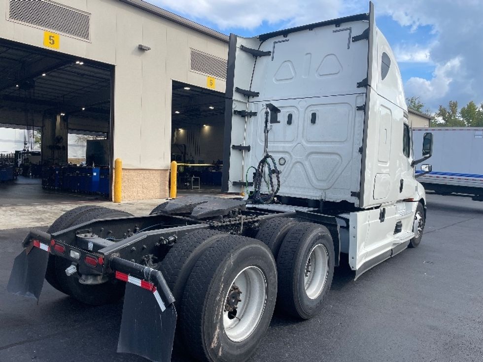 Sleeper Tractor-Heavy Duty Tractors-Freightliner-2020-T12664ST-Lithia Springs-GA-583,471\n\t\tmiles-$ 56,750 - Image 7