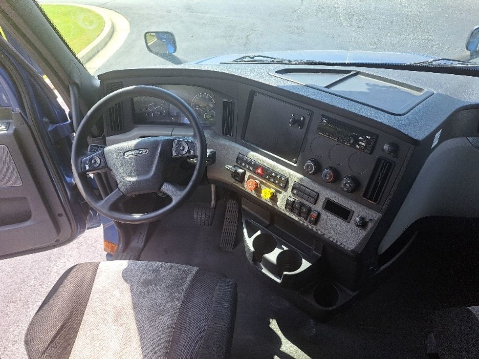 Sleeper Tractor-Heavy Duty Tractors-Freightliner-2020-T12664ST-Lithia Springs-GA-663,500\n\t\tmiles-$ 50,500 - Image 12