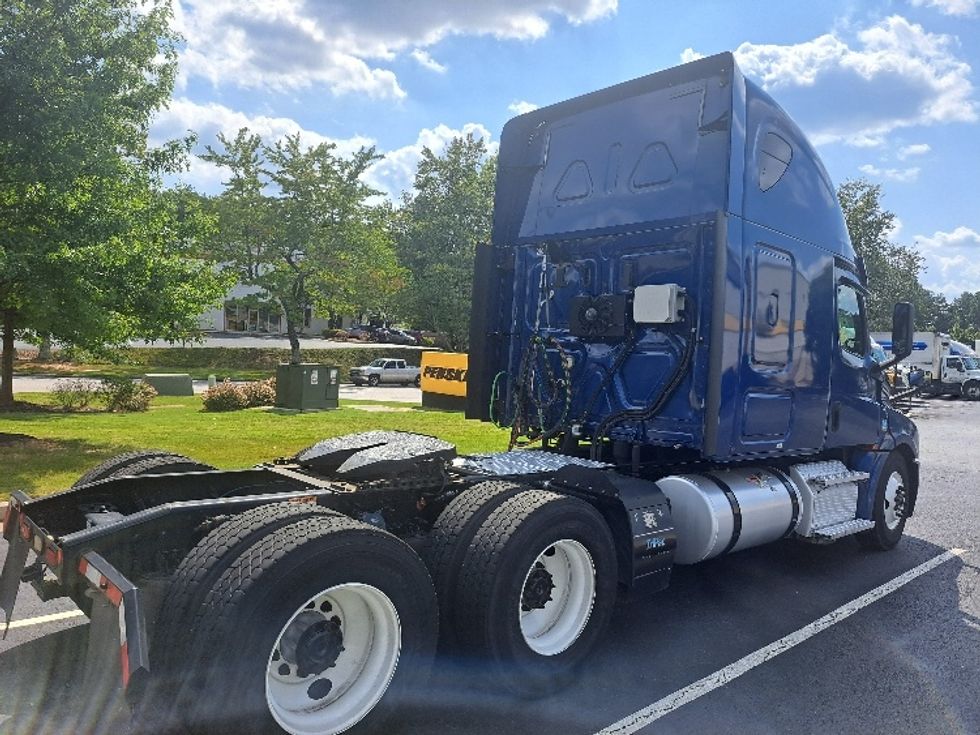 Sleeper Tractor-Heavy Duty Tractors-Freightliner-2020-T12664ST-Lithia Springs-GA-663,500\n\t\tmiles-$ 50,500 - Image 7