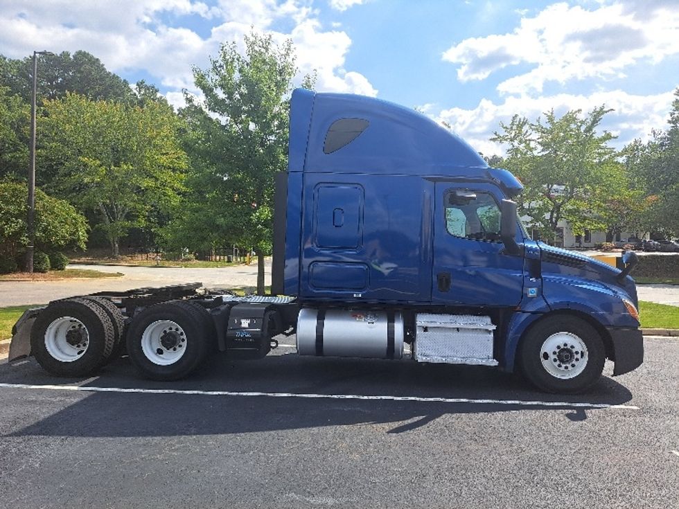 Sleeper Tractor-Heavy Duty Tractors-Freightliner-2020-T12664ST-Lithia Springs-GA-663,500\n\t\tmiles-$ 50,500 - Image 8
