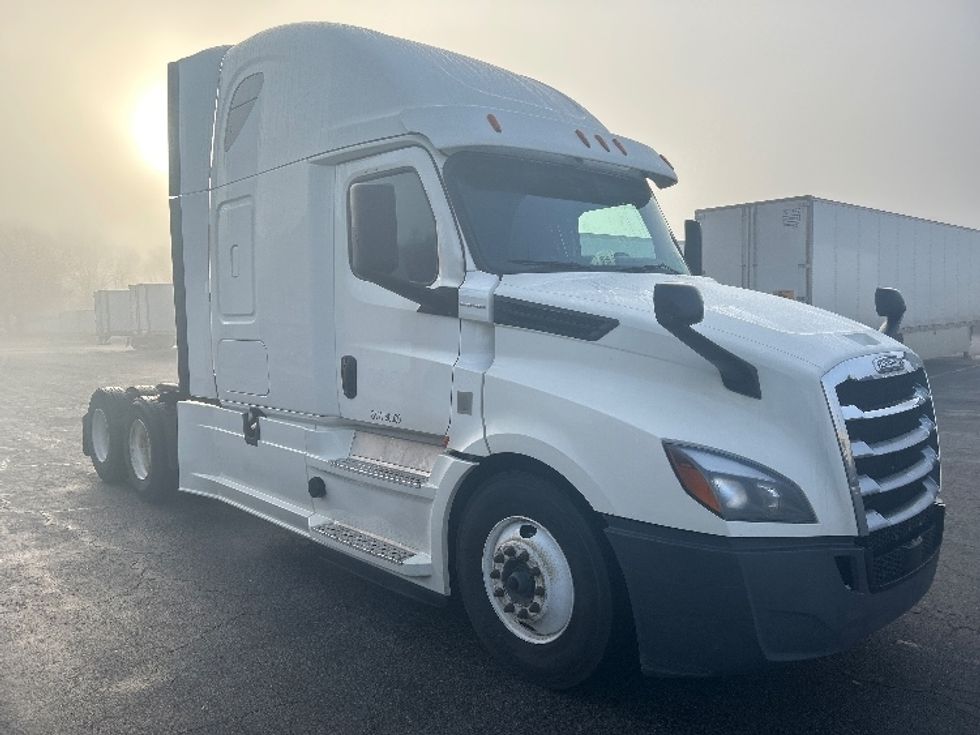 Sleeper Tractor-Heavy Duty Tractors-Freightliner-2020-T12664ST-Little Rock-AR-537,894\n\t\tmiles-$ 55,250 - Image 1