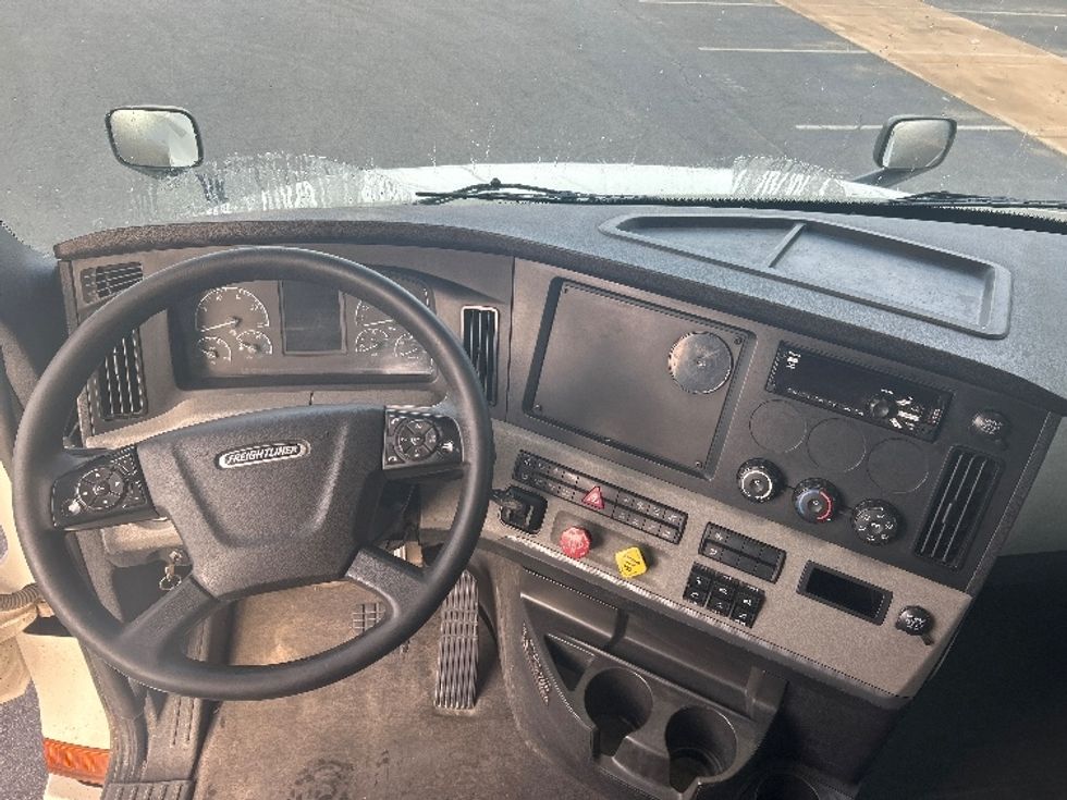 Sleeper Tractor-Heavy Duty Tractors-Freightliner-2020-T12664ST-Little Rock-AR-537,894\n\t\tmiles-$ 55,250 - Image 11