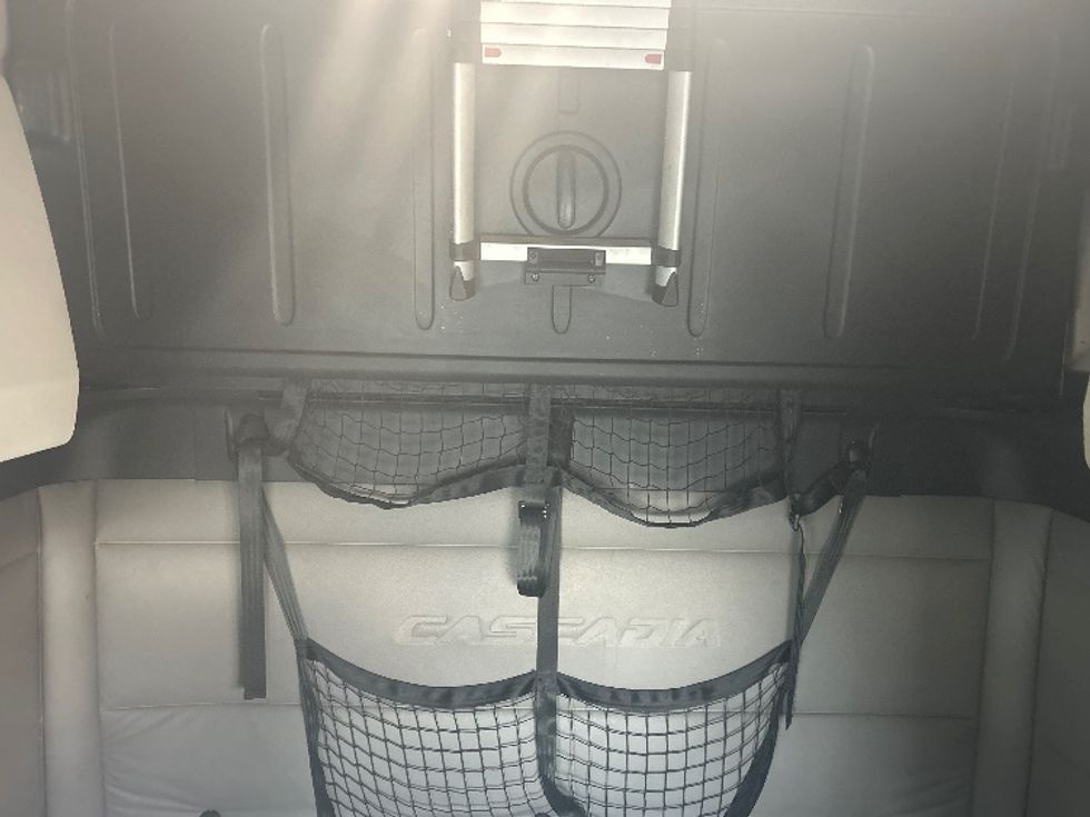 Sleeper Tractor-Heavy Duty Tractors-Freightliner-2020-T12664ST-Little Rock-AR-537,894\n\t\tmiles-$ 55,250 - Image 14