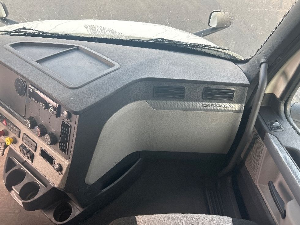 Sleeper Tractor-Heavy Duty Tractors-Freightliner-2020-T12664ST-Little Rock-AR-537,894\n\t\tmiles-$ 55,250 - Image 19