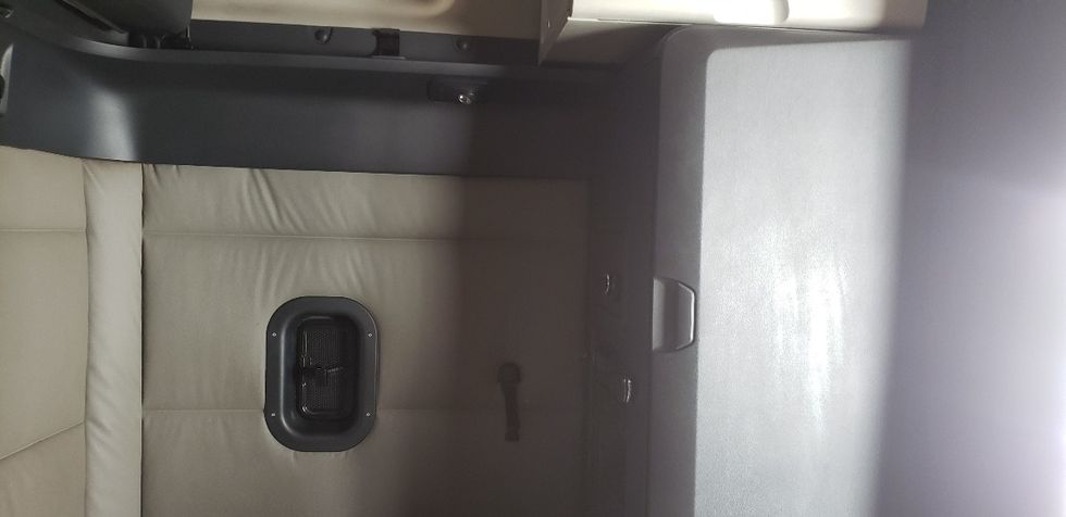 Sleeper Tractor-Heavy Duty Tractors-Freightliner-2020-T12664ST-Little Rock-AR-650,647\n\t\tmiles-$ 14,500 - Image 17