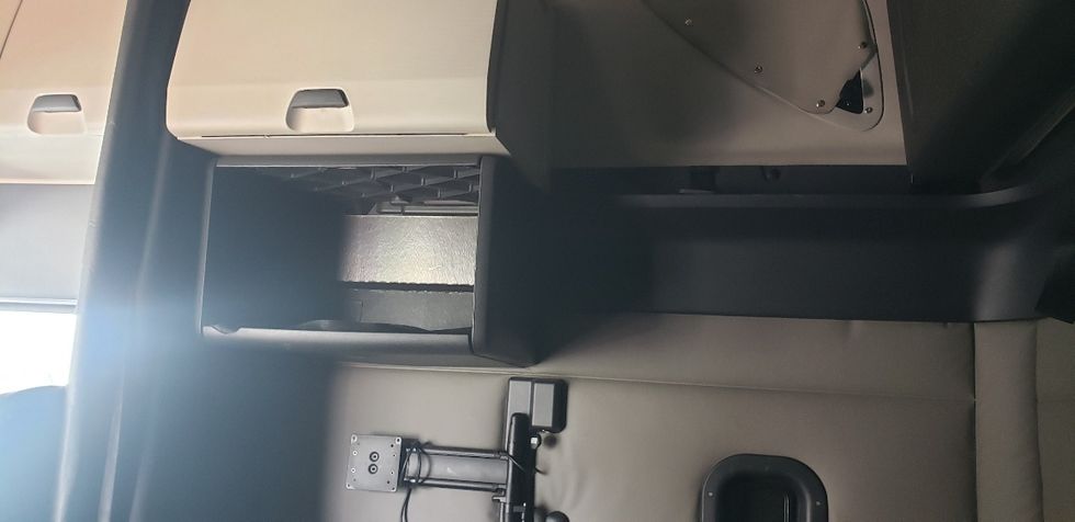 Sleeper Tractor-Heavy Duty Tractors-Freightliner-2020-T12664ST-Little Rock-AR-650,647\n\t\tmiles-$ 14,500 - Image 18