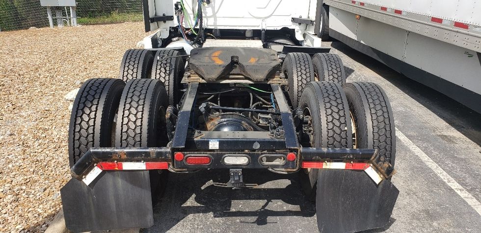 Sleeper Tractor-Heavy Duty Tractors-Freightliner-2020-T12664ST-Little Rock-AR-650,647\n\t\tmiles-$ 14,500 - Image 6