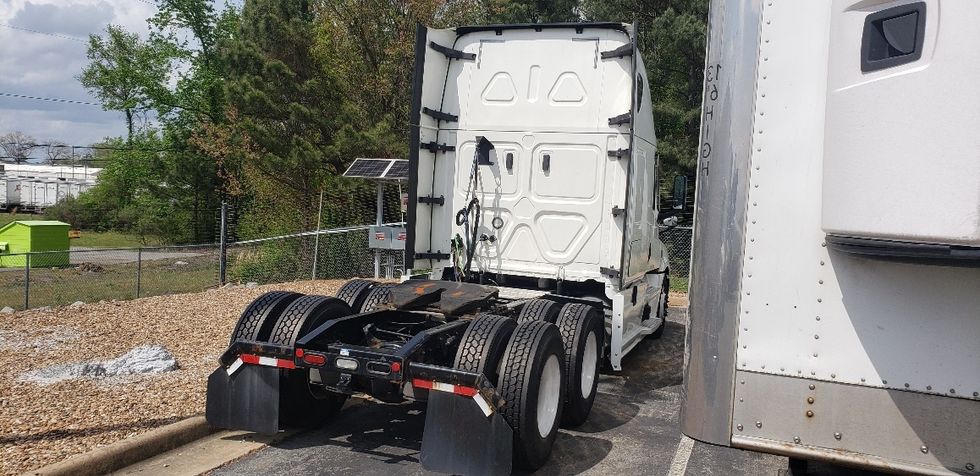 Sleeper Tractor-Heavy Duty Tractors-Freightliner-2020-T12664ST-Little Rock-AR-650,647\n\t\tmiles-$ 14,500 - Image 7