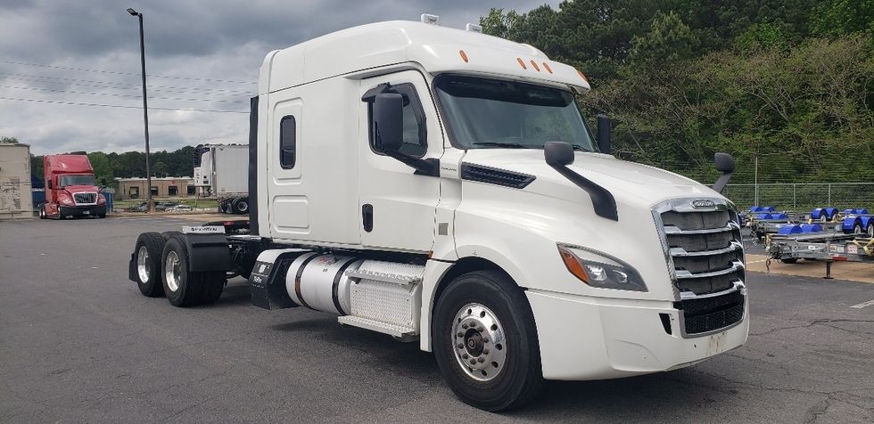 Sleeper Tractor-Heavy Duty Tractors-Freightliner-2020-T12664ST-Little Rock-AR-683,922\n\t\tmiles-$ 45,500 - Image 1