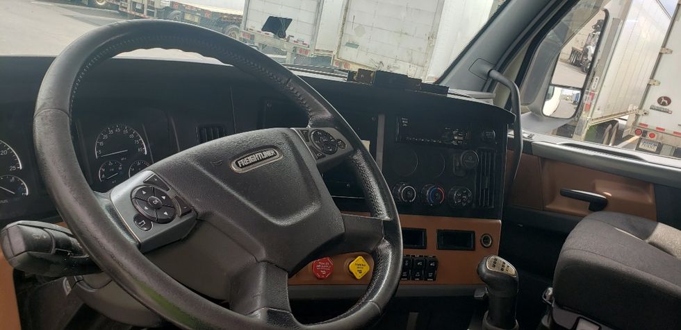 Sleeper Tractor-Heavy Duty Tractors-Freightliner-2020-T12664ST-Little Rock-AR-683,922\n\t\tmiles-$ 45,500 - Image 10