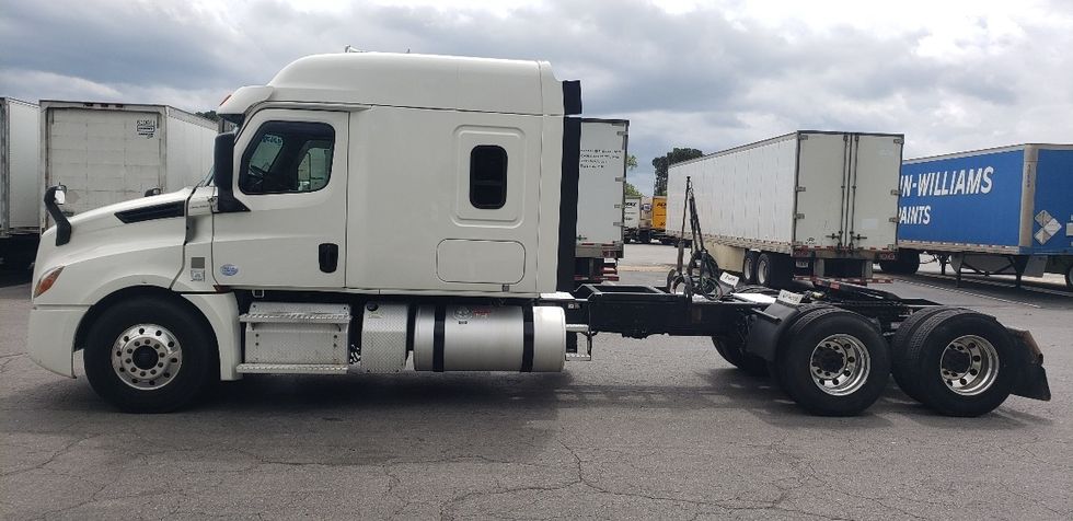 Sleeper Tractor-Heavy Duty Tractors-Freightliner-2020-T12664ST-Little Rock-AR-683,922\n\t\tmiles-$ 45,500 - Image 4