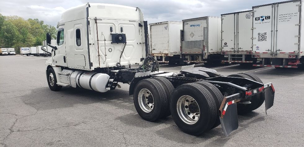 Sleeper Tractor-Heavy Duty Tractors-Freightliner-2020-T12664ST-Little Rock-AR-683,922\n\t\tmiles-$ 45,500 - Image 5