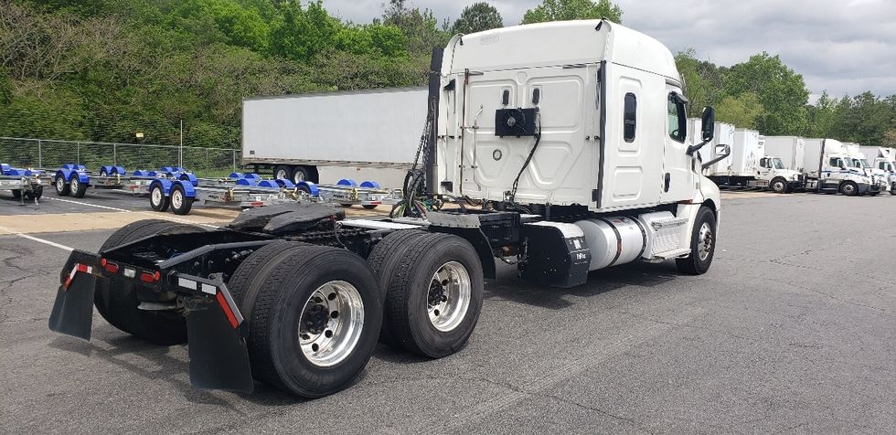 Sleeper Tractor-Heavy Duty Tractors-Freightliner-2020-T12664ST-Little Rock-AR-683,922\n\t\tmiles-$ 45,500 - Image 7