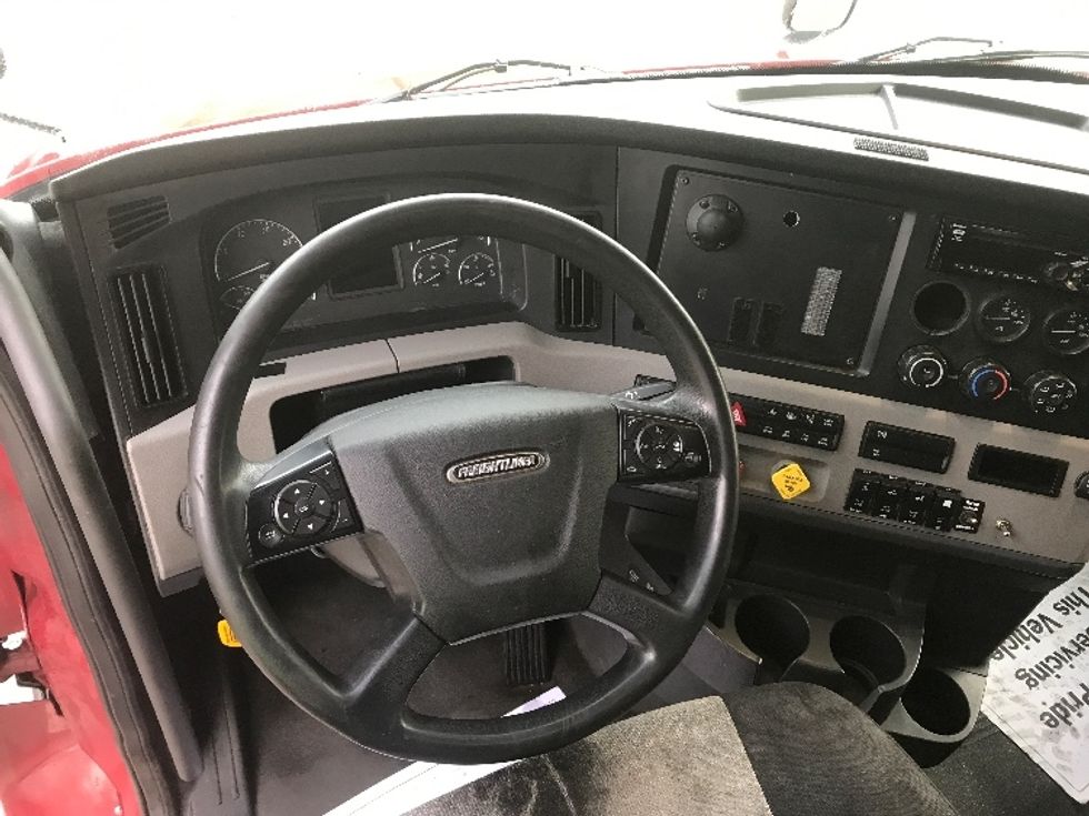 Sleeper Tractor-Heavy Duty Tractors-Freightliner-2020-T12664ST-Liverpool-NY-650,000\n\t\tmiles-$ 51,000 - Image 11