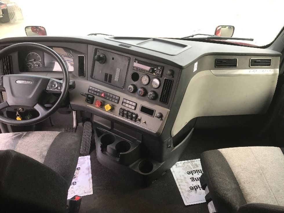 Sleeper Tractor-Heavy Duty Tractors-Freightliner-2020-T12664ST-Liverpool-NY-650,000\n\t\tmiles-$ 51,000 - Image 12