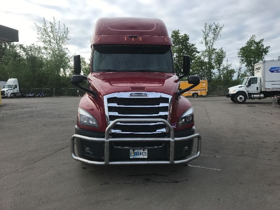 Sleeper Tractor-Heavy Duty Tractors-Freightliner-2020-T12664ST-Liverpool-NY-650,000\n\t\tmiles-$ 51,000 - Image 2