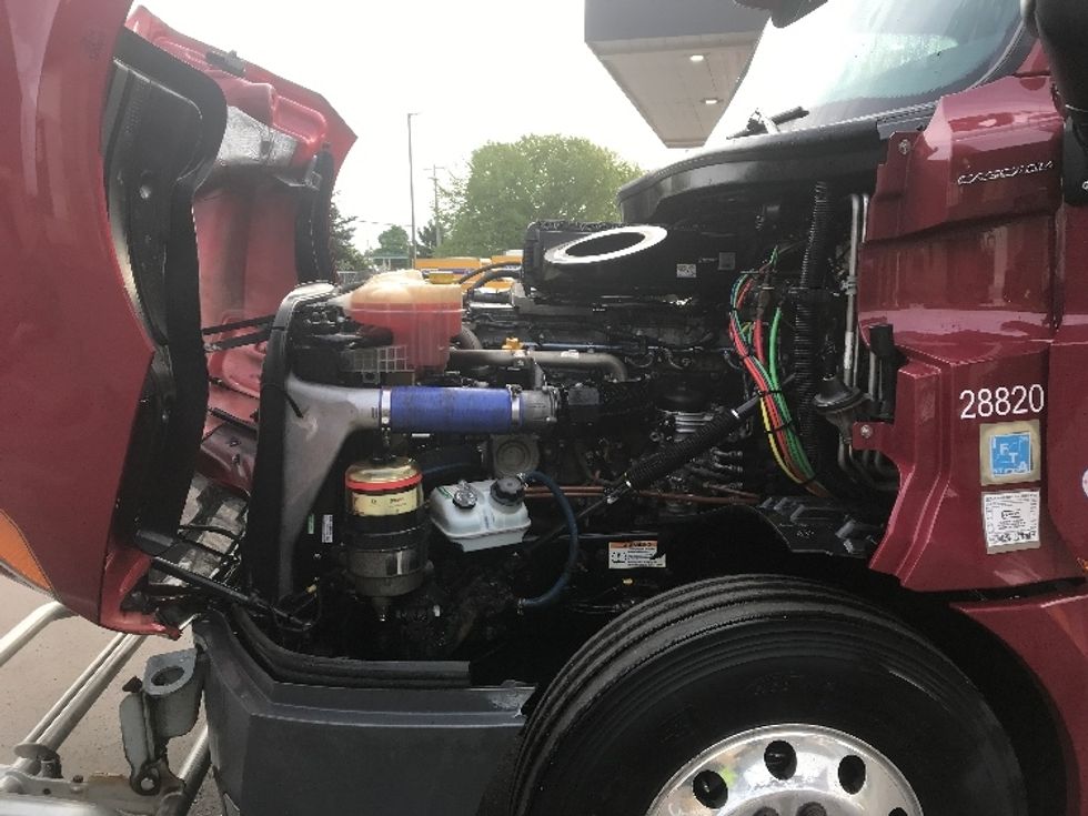 Sleeper Tractor-Heavy Duty Tractors-Freightliner-2020-T12664ST-Liverpool-NY-650,000\n\t\tmiles-$ 51,000 - Image 21
