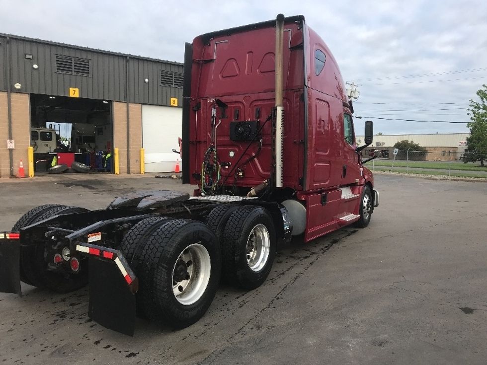 Sleeper Tractor-Heavy Duty Tractors-Freightliner-2020-T12664ST-Liverpool-NY-650,000\n\t\tmiles-$ 51,000 - Image 7