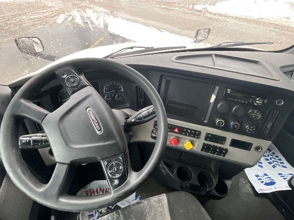 Sleeper Tractor-Heavy Duty Tractors-Freightliner-2020-T12664ST-London-ON-866,654\n\t\tkm-$ 69,750 - Image 11