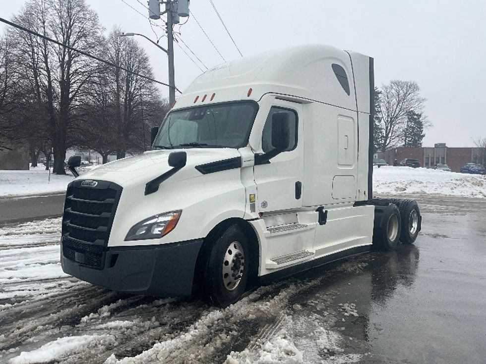 Sleeper Tractor-Heavy Duty Tractors-Freightliner-2020-T12664ST-London-ON-866,654\n\t\tkm-$ 69,750 - Image 3