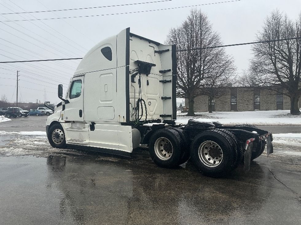 Sleeper Tractor-Heavy Duty Tractors-Freightliner-2020-T12664ST-London-ON-866,654\n\t\tkm-$ 69,750 - Image 5