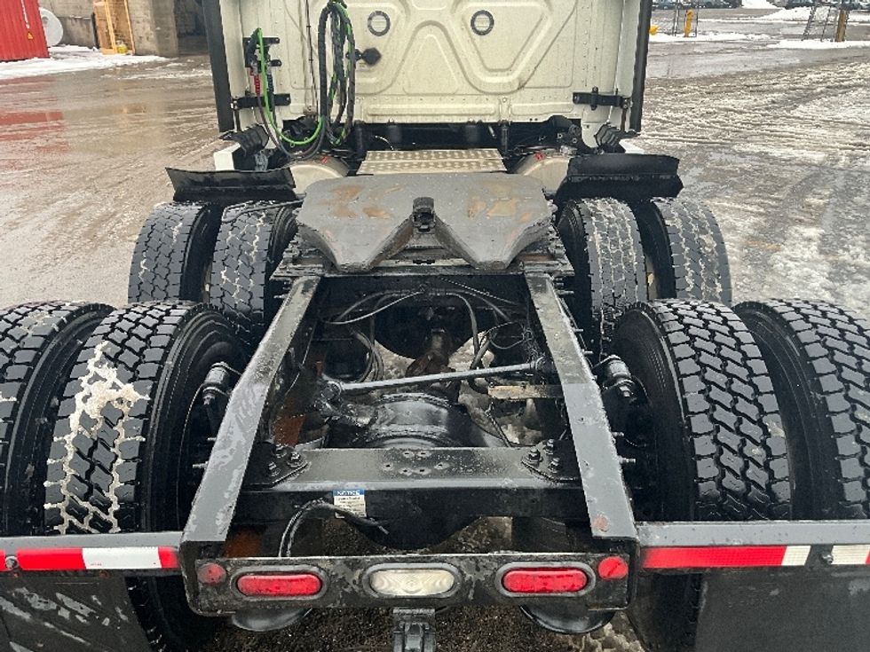 Sleeper Tractor-Heavy Duty Tractors-Freightliner-2020-T12664ST-London-ON-866,654\n\t\tkm-$ 69,750 - Image 6